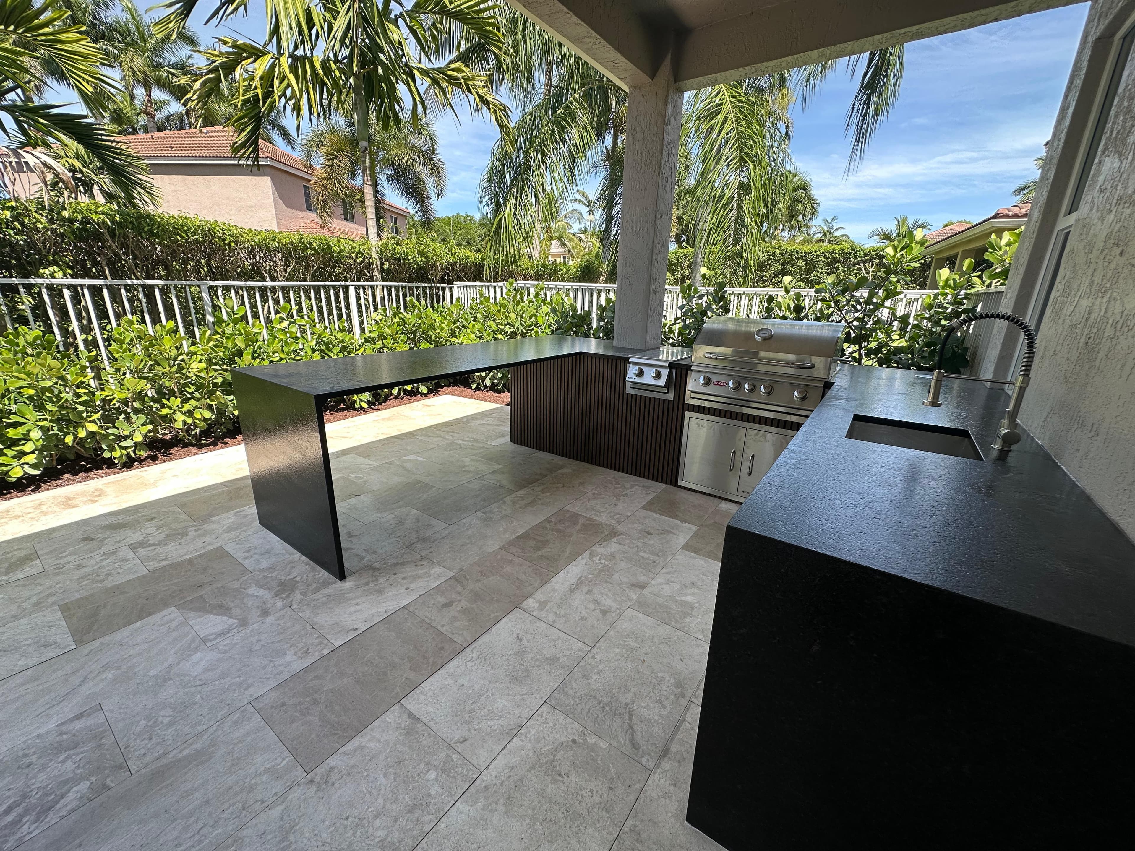 Custom Outdoor Kitchen Design & Installation
