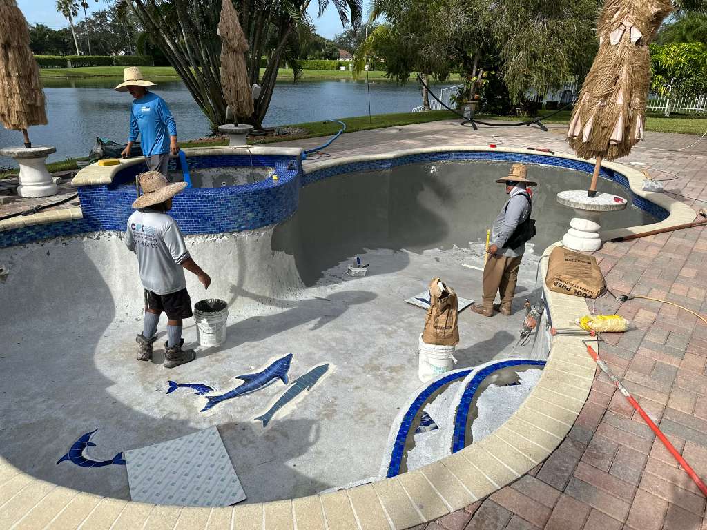 Professional pool maintenance service in South Florida